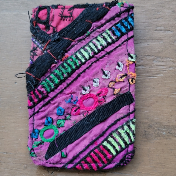 🌎👽 Free People Boho Embroidered Repurposed vtg banjara hippie Wallet card case - Picture 15 of 16